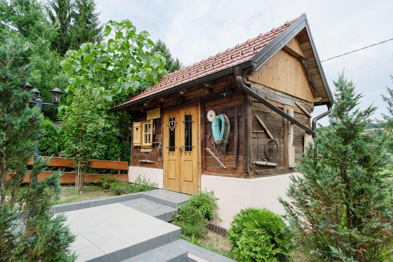 Traditional Houses Korana River Karlovac Extérieur photo